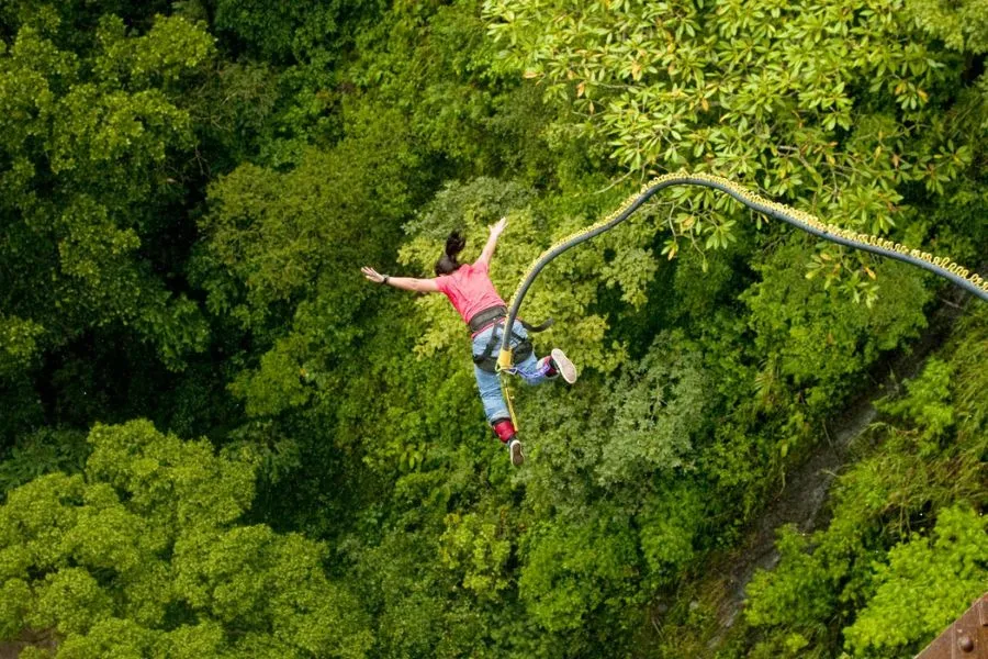 Zapnij pasy: przypływ adrenaliny podczas skoków spadochronowych i skoków na bungee